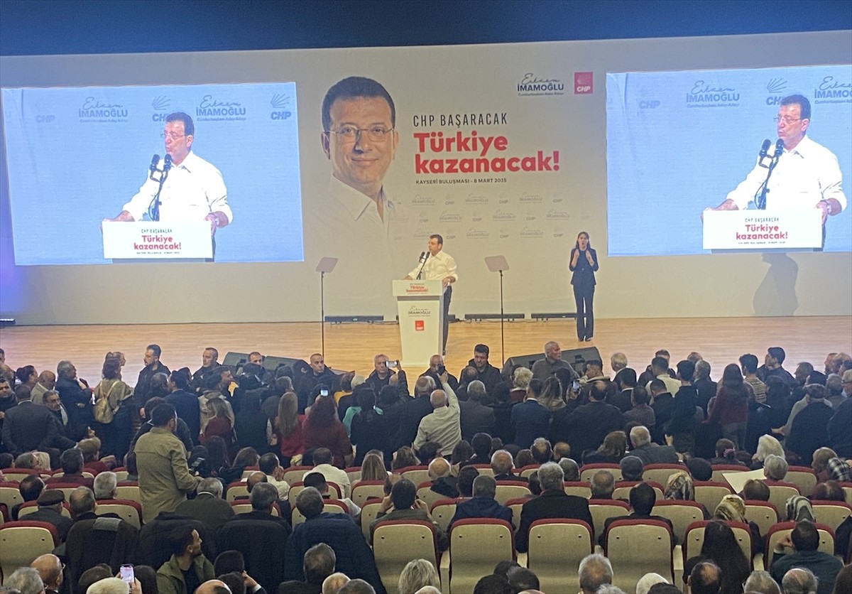 İstanbul Büyükşehir Belediye Başkanı Ekrem İmamoğlu, partisinin cumhurbaşkanlığı adaylığı ön seçim...