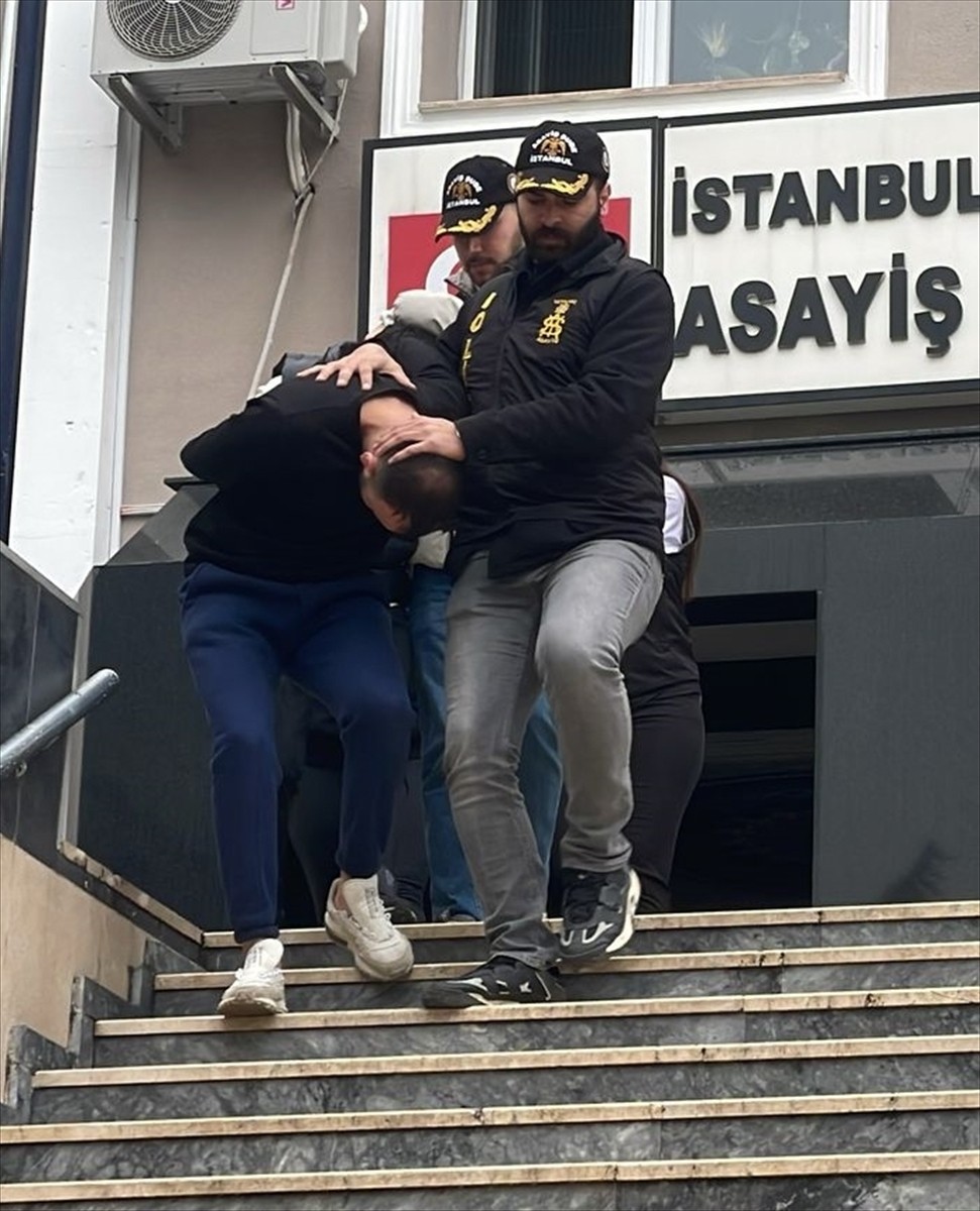 İstanbul ve Kocaeli'de internetten elektronik eşyalarını satmak isteyen kişileri dolandıran 3...