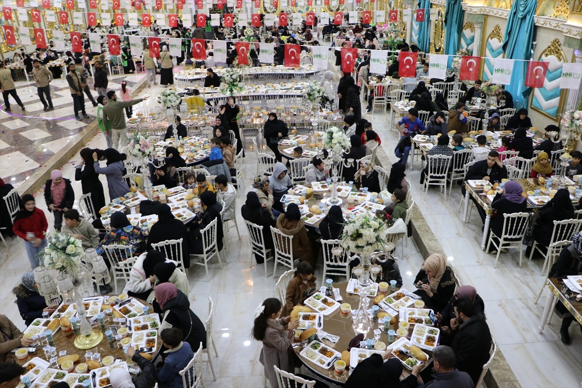 Kilis İHH İnsani Yardım Derneği, yetim ve ailelerine yönelik iftar programı düzenledi.