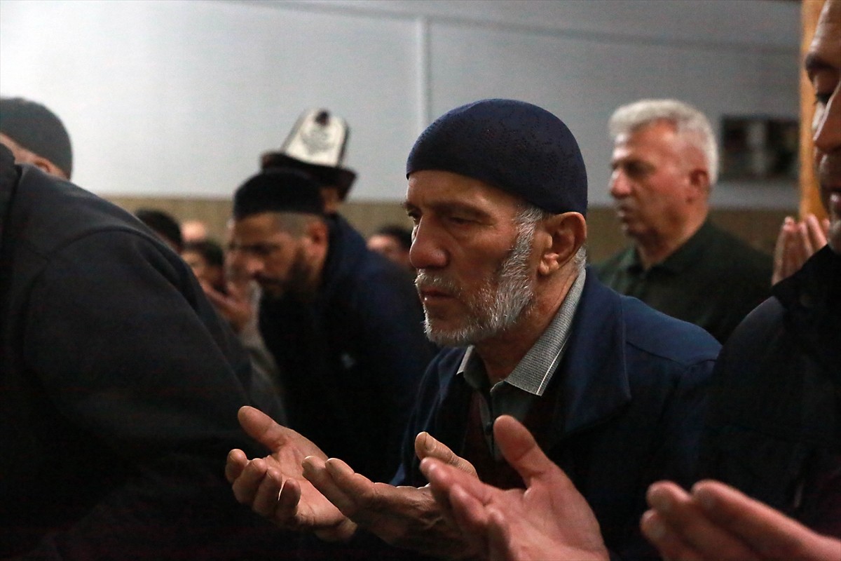 Kırgızistan'ın başkenti Bişkek'te Ahıskalı Türklerin yoğun yaşadığı Stepnoye ilçe camisinde...