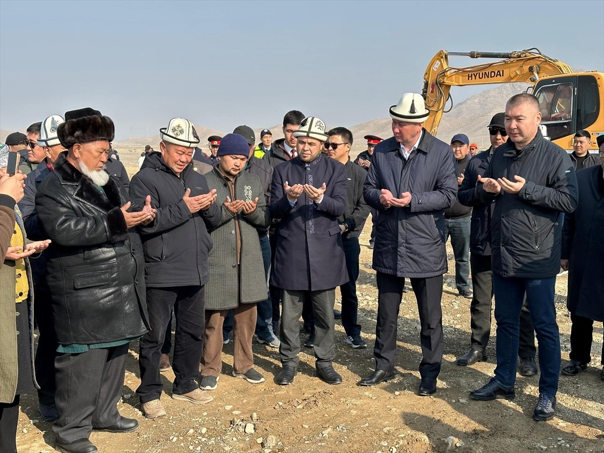 Kırgızistan ve Tacikistan arasında imzalanan sınır anlaşması doğrultusunda Tacikistan'a...