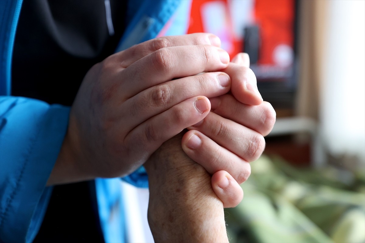 Kırklareli'nde sağlık çalışanları her gün kilometrelerce yol katederek, köylerdeki yaşlı, yatalak...