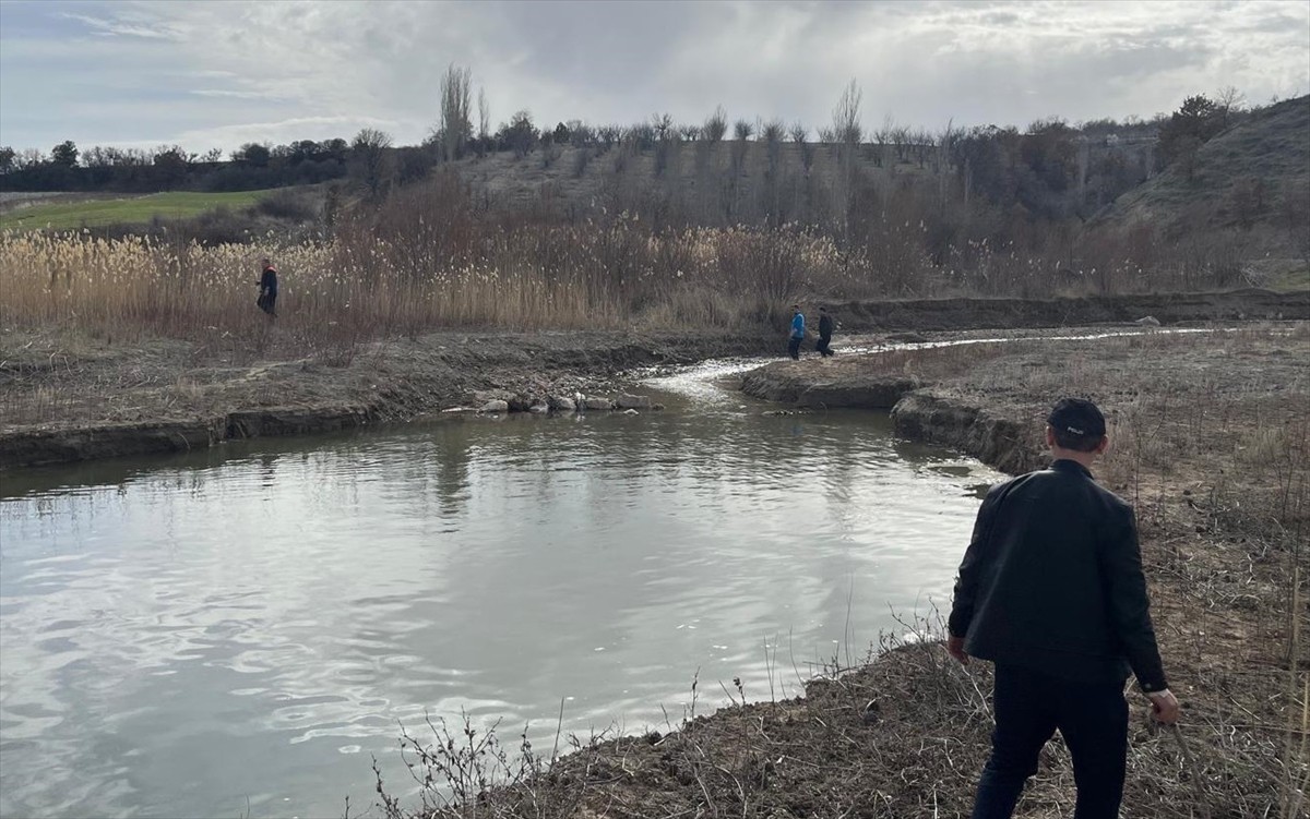 Kütahya'nın Gediz ilçesinde 3 gün önce kaybolan Alzheimer hastası yaşlı kadın, dere yatağı...
