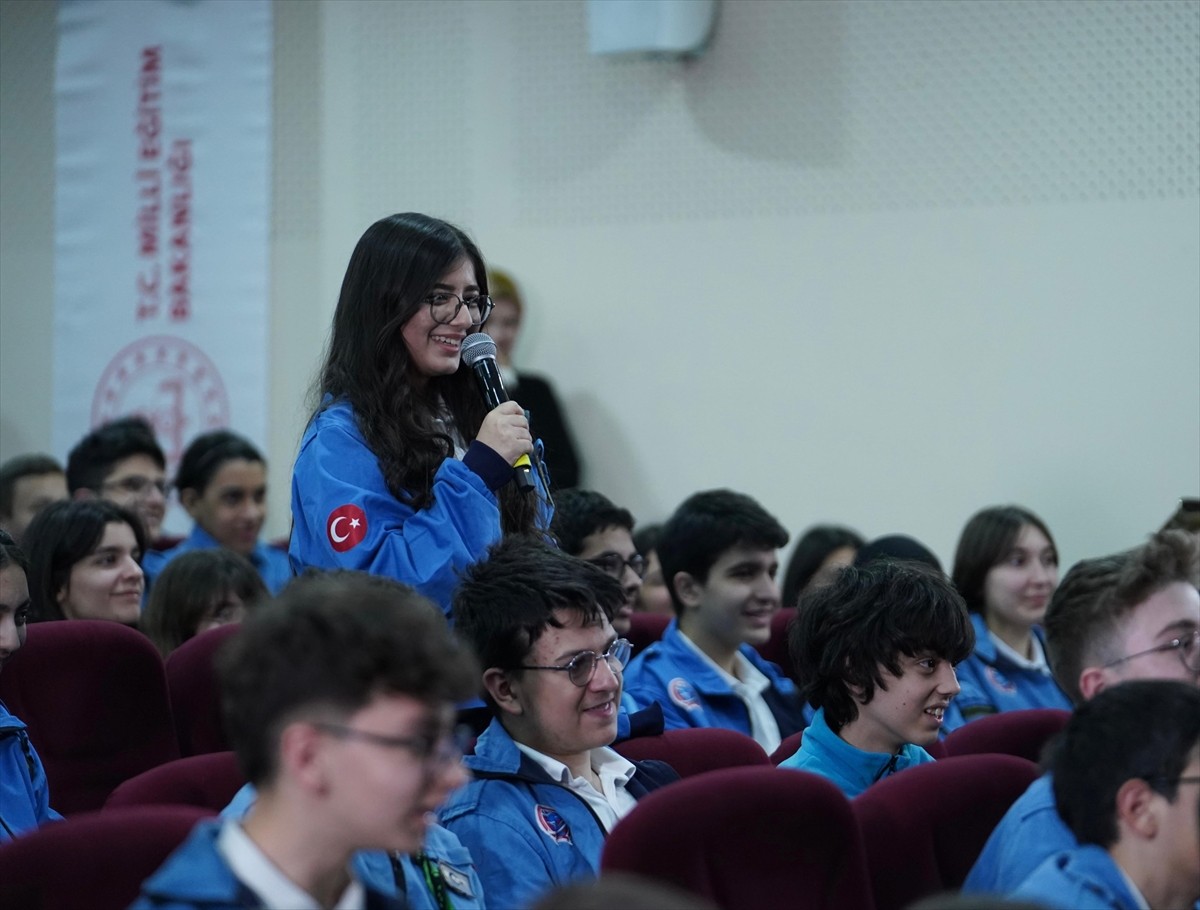 Milli Eğitim Bakanlığı (MEB) tarafından hayata geçirilen "İftarda Konuşalım" programının ikincisi...