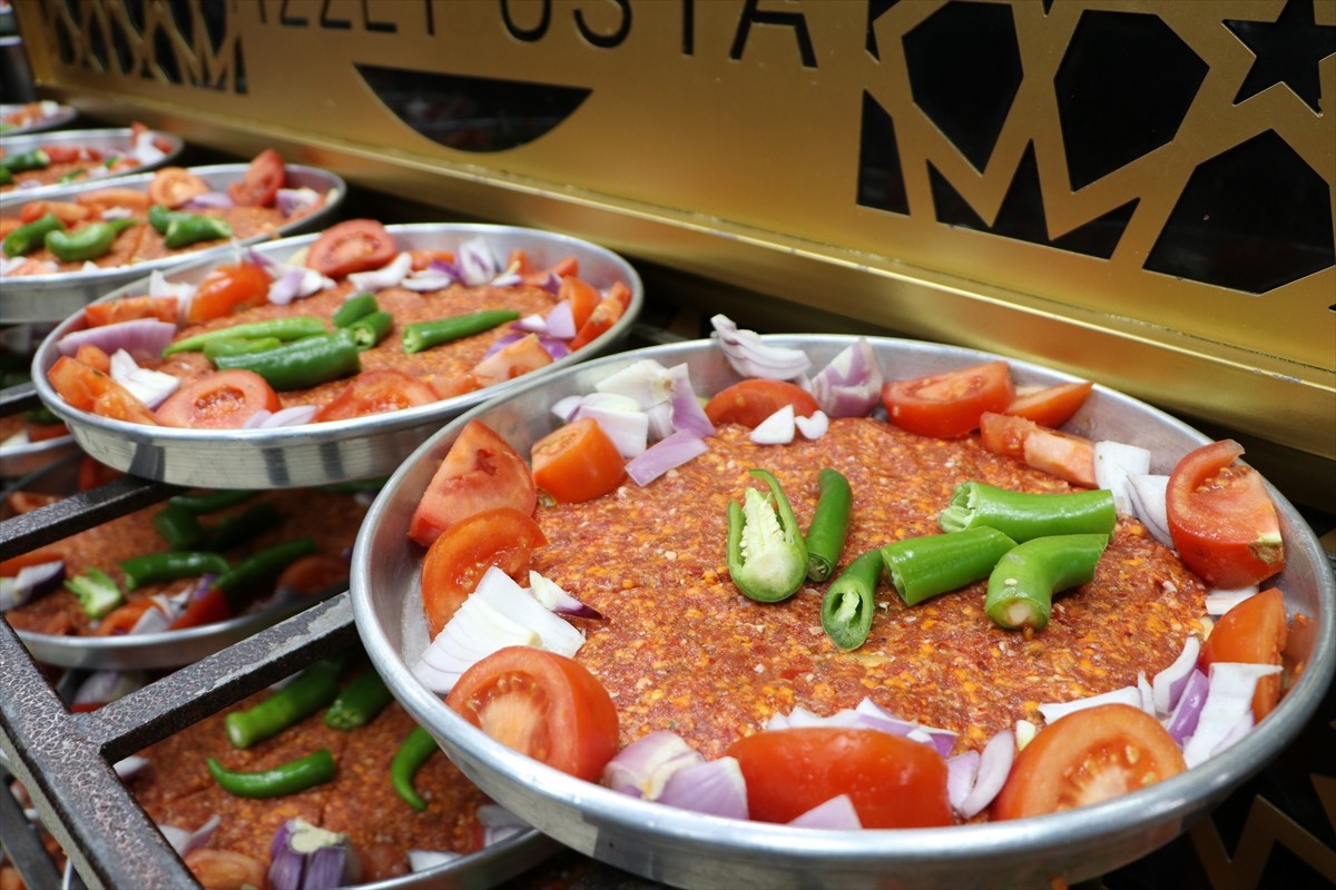 Osmanlı mutfağından bugüne kadar ulaşan Kilis tava, damak çatlatan lezzetiyle iftar sofralarının...