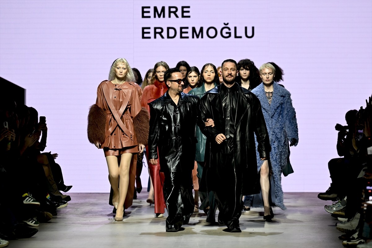 Rusya’da düzenlenen Moskova Moda Haftası’nda, Türkiye’den moda tasarımcısı Emre Erdemoğlu, yeni...