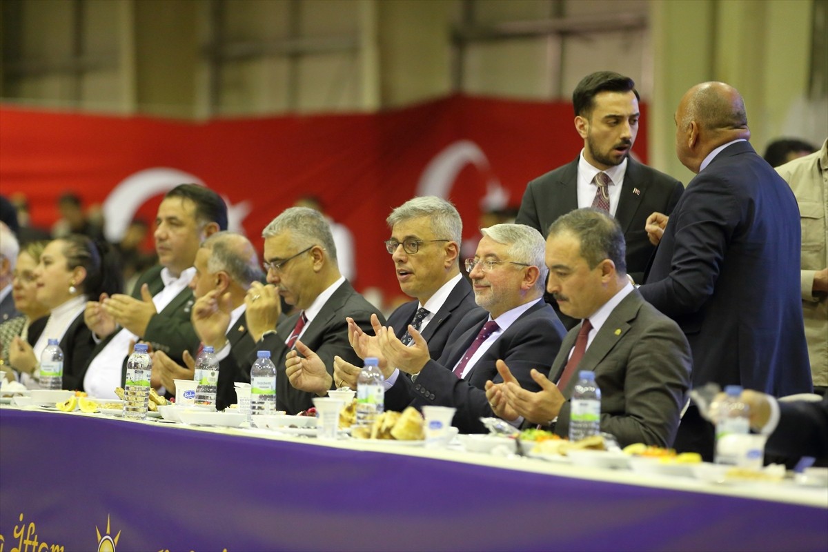 Sağlık Bakanı Kemal Memişoğlu, AK Parti Çorum İl Başkanlığınca Çorum Ticaret ve Sanayi Odası Fuar...