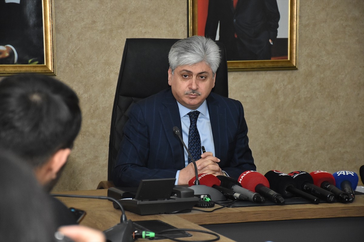 Sakarya Valisi Rahmi Doğan, Asayiş ve Güvenlik Bilgilendirme Toplantısı'nda 1-28 Şubat'ta kentte...