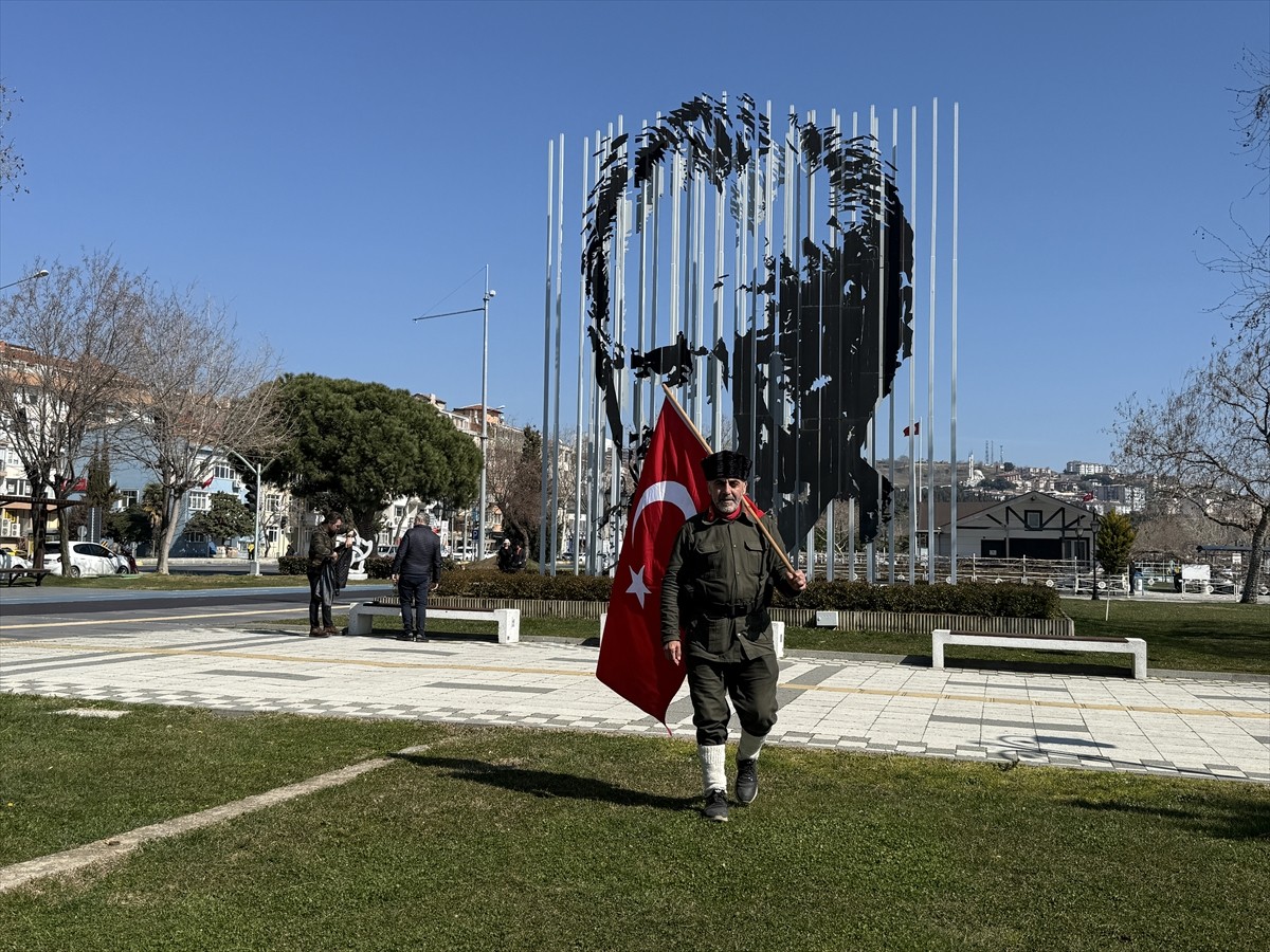 Şehitlerin anısına 7 yıldır İstanbul'dan Çanakkale'ye yürüyen gazi torunu Saffet Gümüş, 18 Mart...