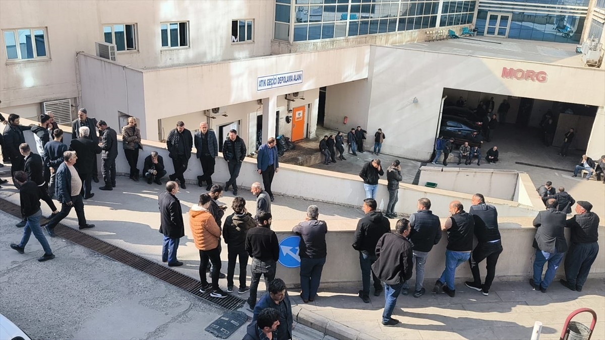 Siirt'te traktörün devrilmesi sonucu sürücü hayatını kaybetti.