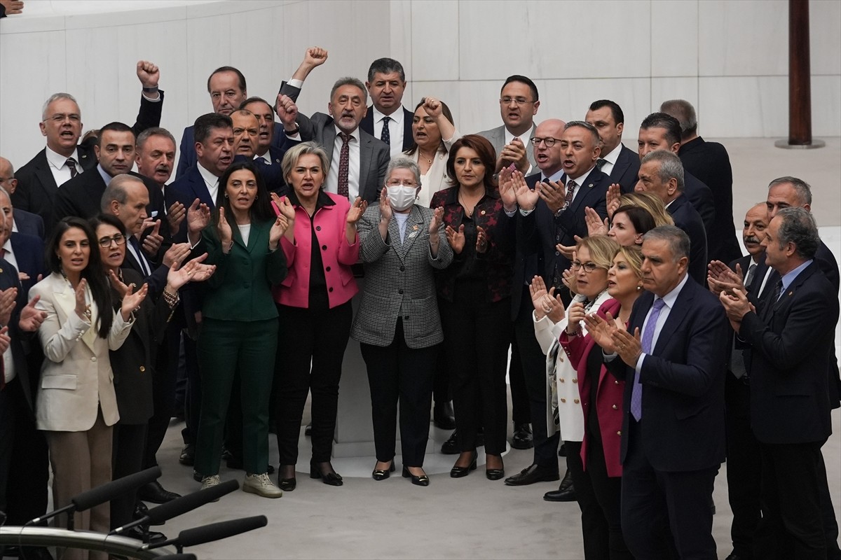 TBMM Genel Kurulunda, İstanbul Üniversitesinin, İstanbul Büyükşehir Belediye (İBB) Başkanı Ekrem...