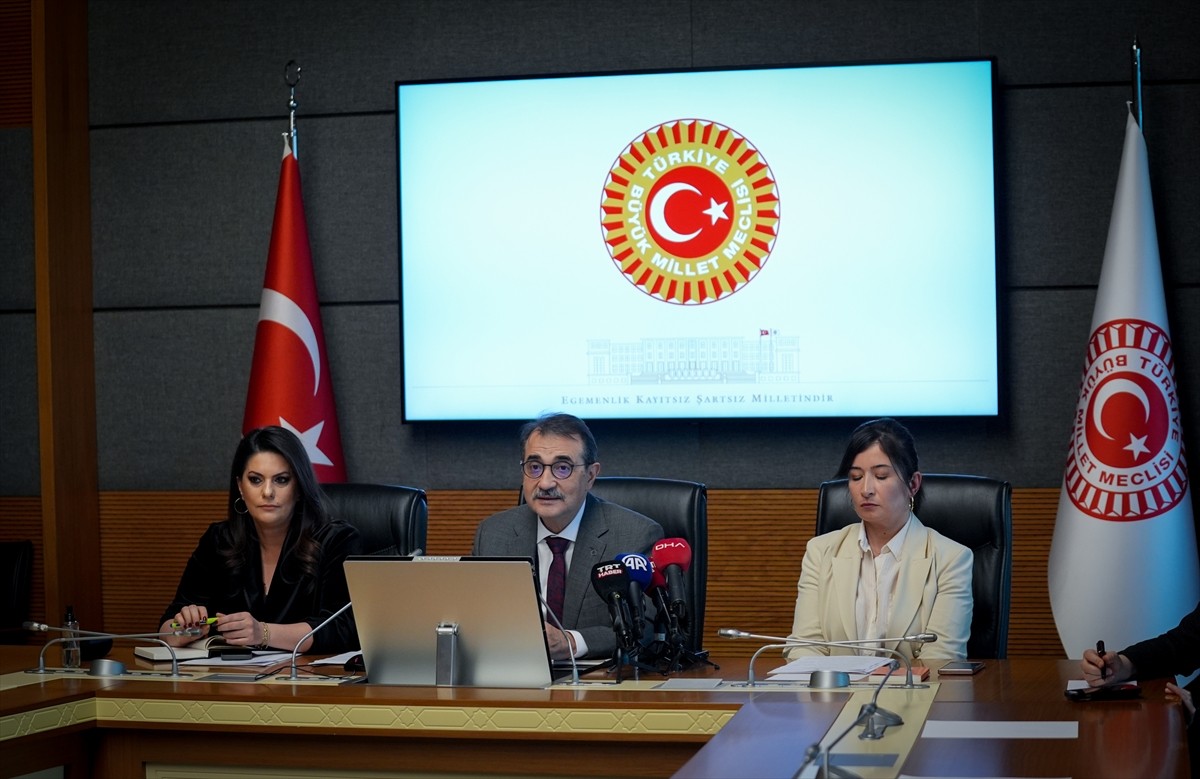 TBMM Yapay Zeka Araştırma Komisyonu, AK Parti Eskişehir Milletvekili Fatih Dönmez (fotoğrafta)...