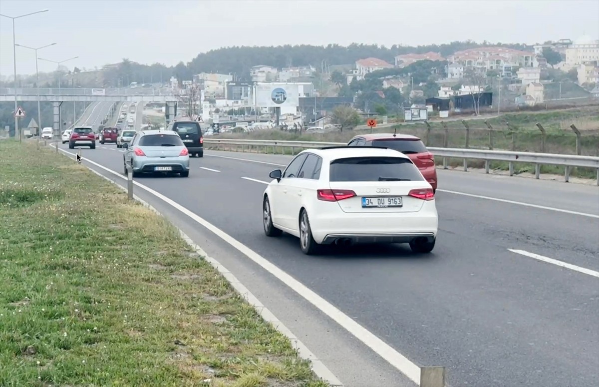 Tekirdağ-İstanbul kara yolunda 9 günlük Ramazan Bayramı tatili dolayısıyla yoğunluk...
