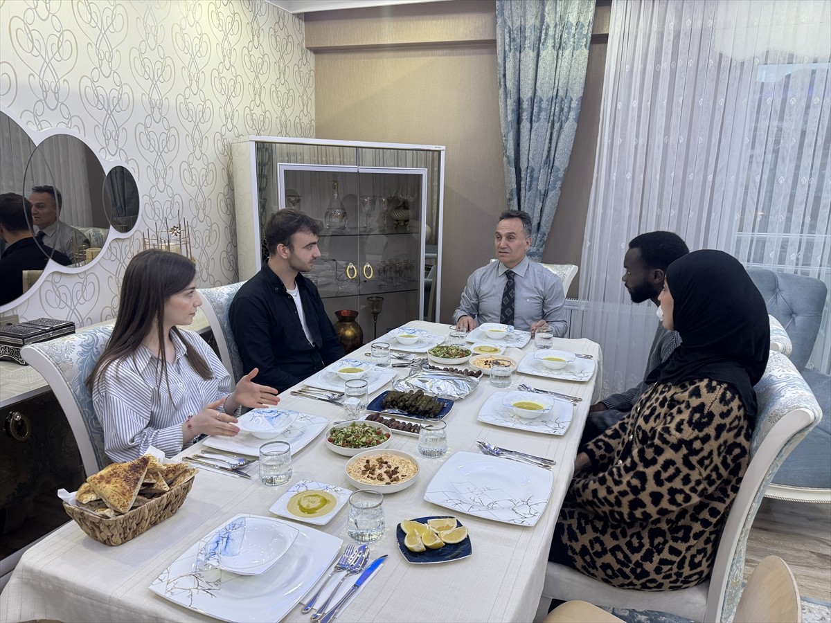 Tokat Gaziosmanpaşa Üniversitesi (TOGÜ) Rektörü Prof. Dr. Fatih Yılmaz, evinde üniversite...