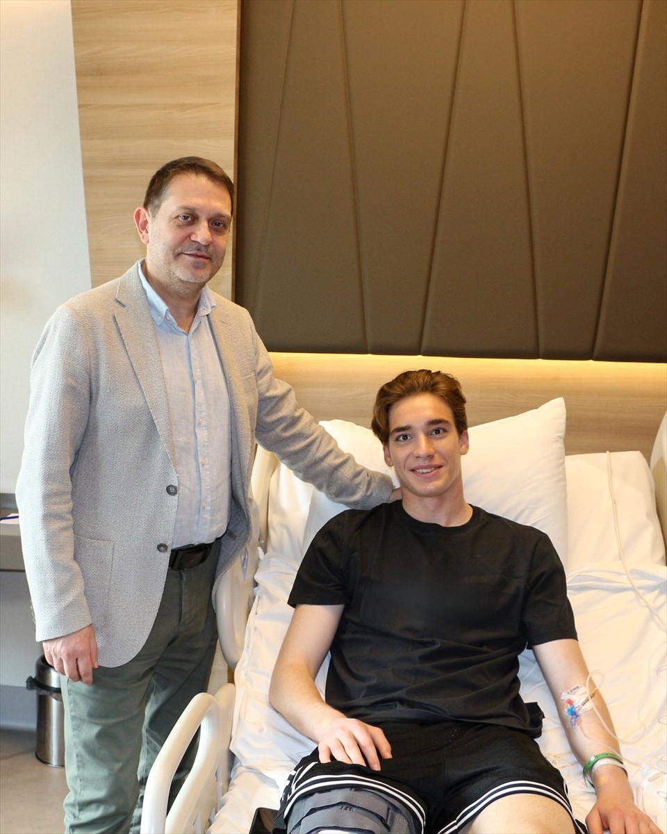 Trabzonspor'da sağ dizinde menüsküs yırtığı bulunan genç kaleci Onuralp Çevikkan, ameliyat...