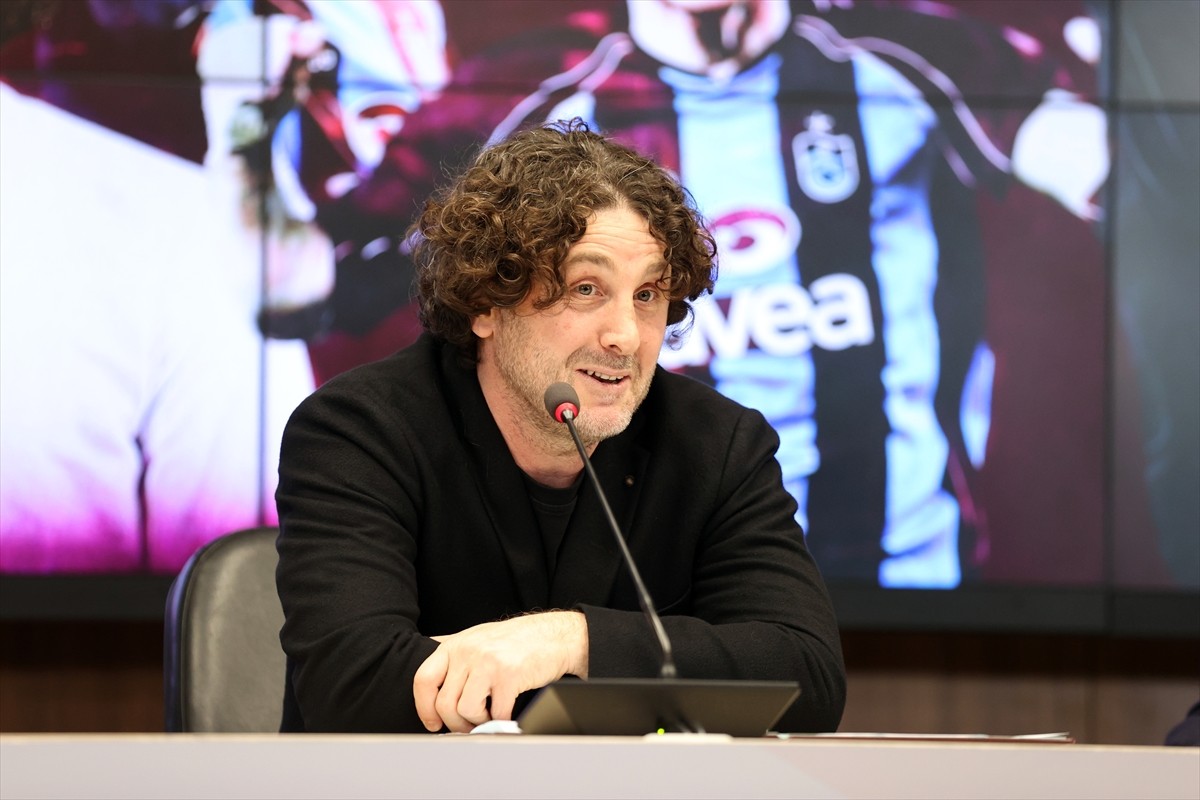 Trabzonspor, teknik direktör Fatih Tekke ile sözleşme imzaladı. Tekke, Papara Park'taki imza...