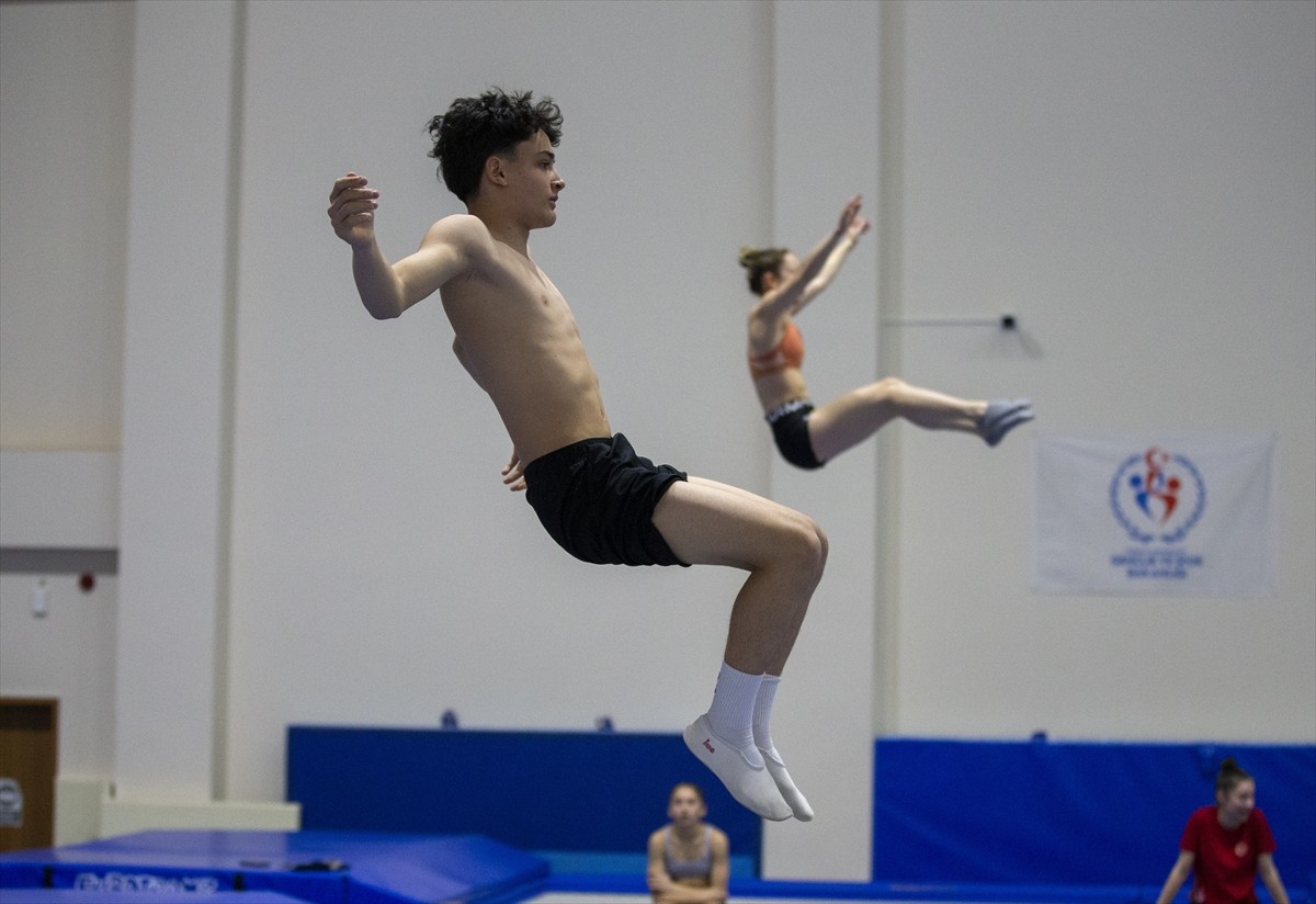 Trampolin Cimnastik Gençler ve Büyükler Milli takımları, İtalya'da düzenlenecek 4. AERE Kupası ve...