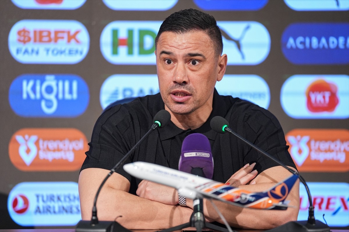 Trendyol Süper Lig'in 28. haftasında, RAMS Başakşehir ile Trabzonspor takımları Başakşehir Fatih...