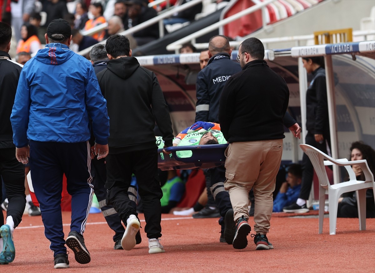 Trendyol Süper Lig'in 29. haftasında Net Global Sivasspor ile Adana Demirspor, BG Grup 4 Eylül...