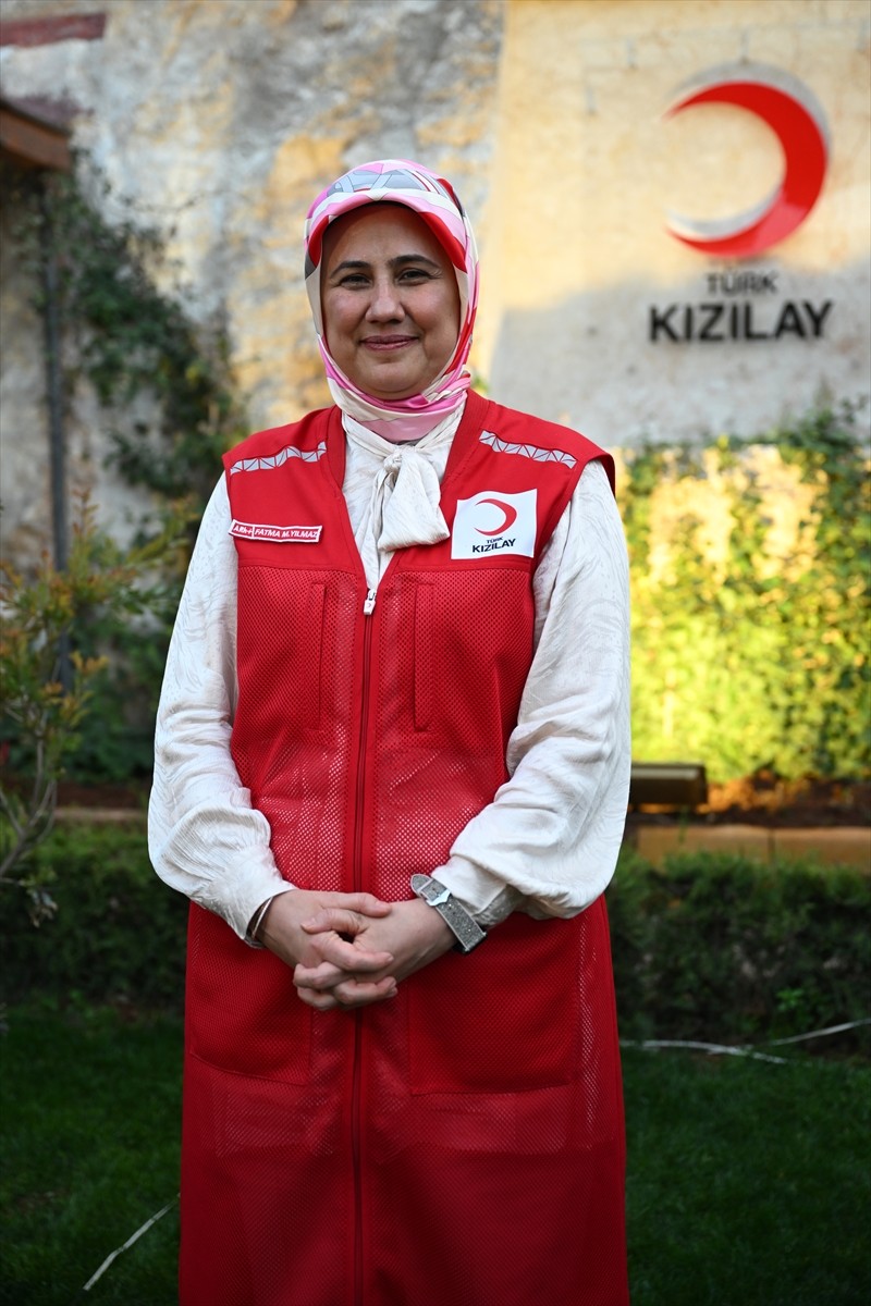 Türk Kızılay, Suriye'de savaşın etkilediği yetim çocuklara desteğini sürdürürken, İdlib'deki...