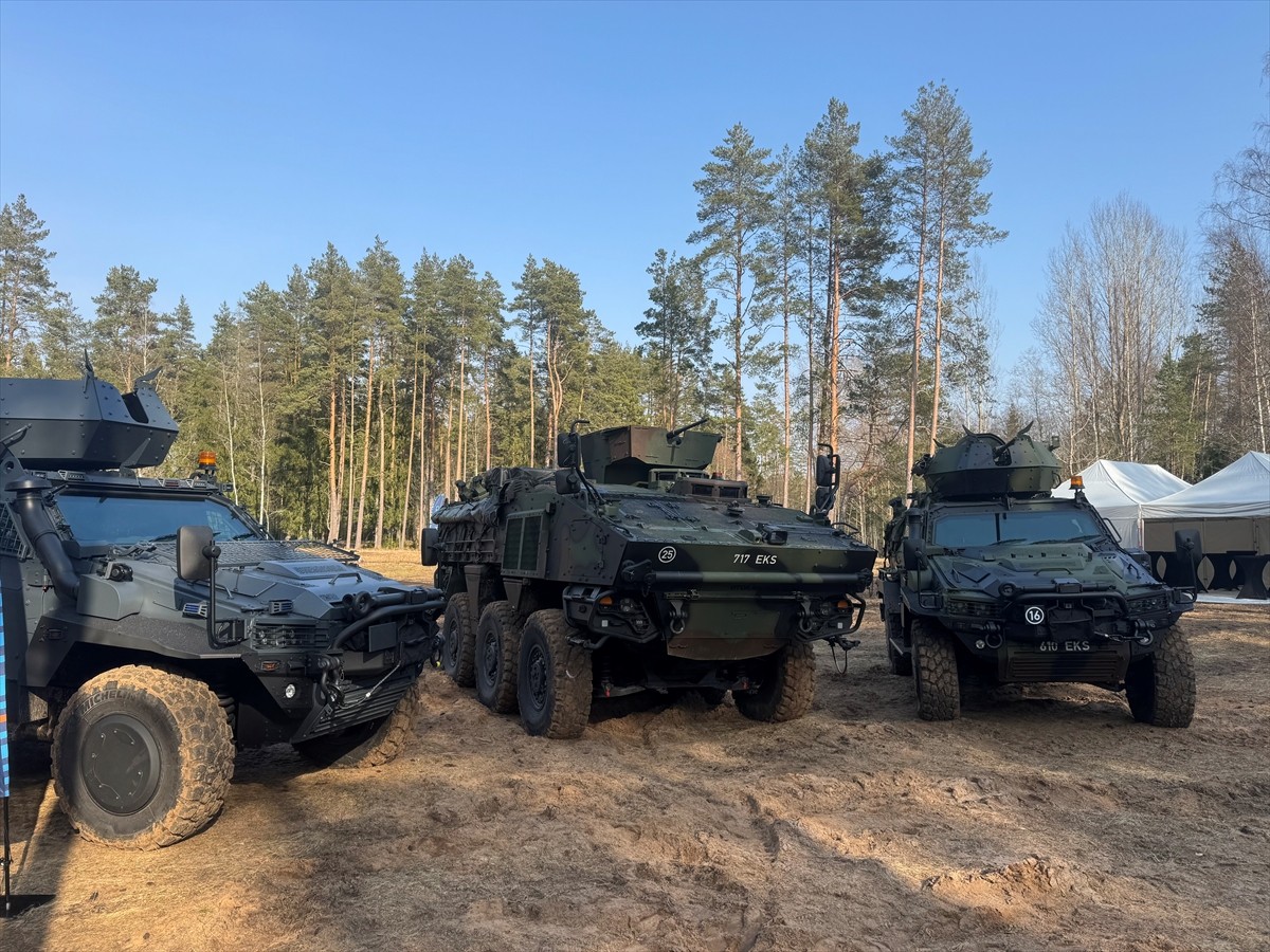 Türk savunma sanayisi bünyesinde geliştirilen ARMA 6x6 ve NMS (YÖRÜK) 4x4 tekerlekli zırhlı...
