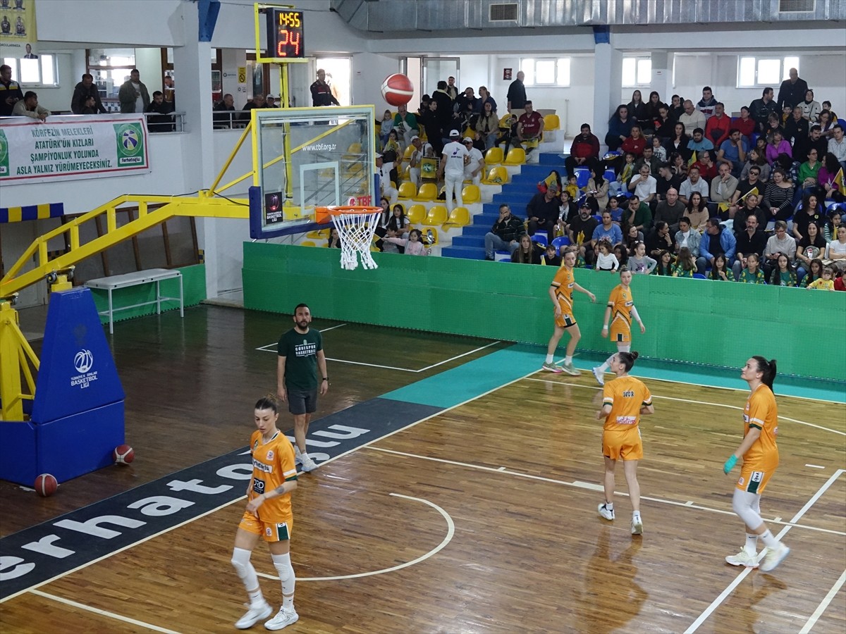 Türkiye Kadınlar Basketbol 1. Ligi 25. hafta mücadelesinde Güre Atatürk Spor Salonu'nda Aslan Yol...