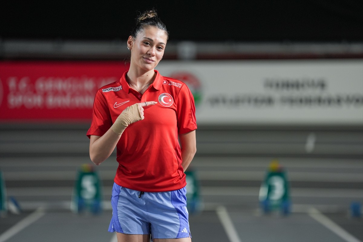 Türkiye Özel Sporcular Spor Federasyonu Asbaşkanı Ensar Kurt, Finlandiya'nın başkenti Helsinki'de...