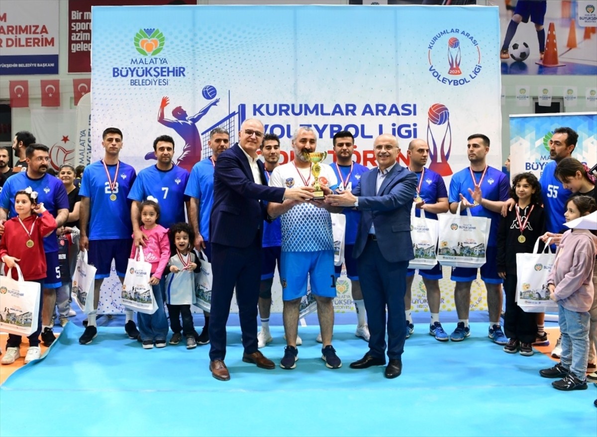 Türkiye Voleybol Federasyonu (TVF) Başkanı Mehmet Akif Üstündağ, Malatya'da Kurumlar Arası...