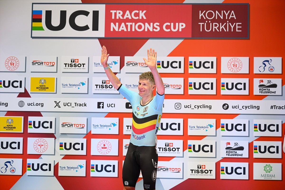 UCI Pist Bisikleti Uluslar Kupası erkekler eleme yarışı finali, Konya Olimpik Veledromu'nda...