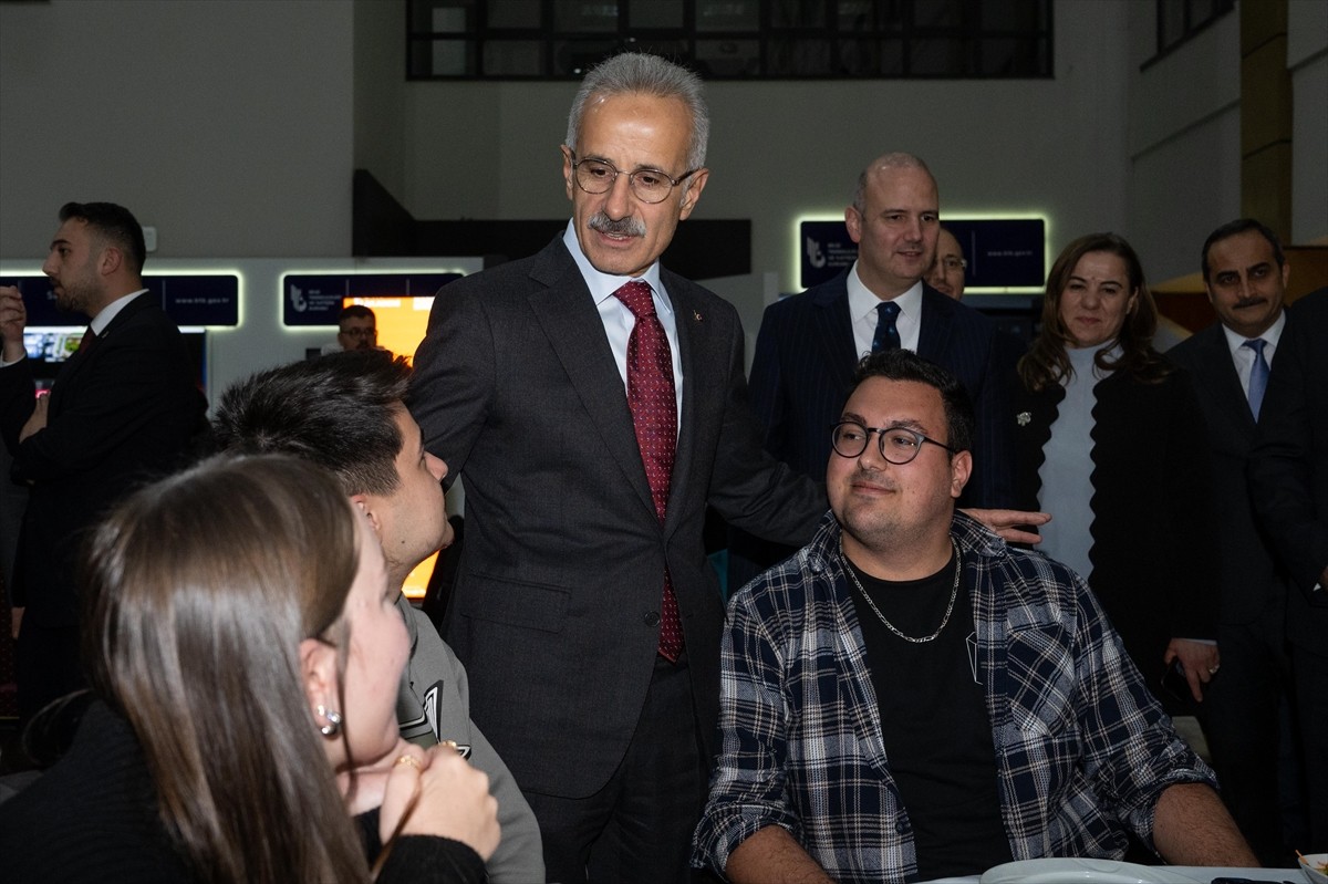 Ulaştırma ve Altyapı Bakanı Abdulkadir Uraloğlu, Bilgi Teknolojileri ve İletişim Kurumu'nda (BTK)...