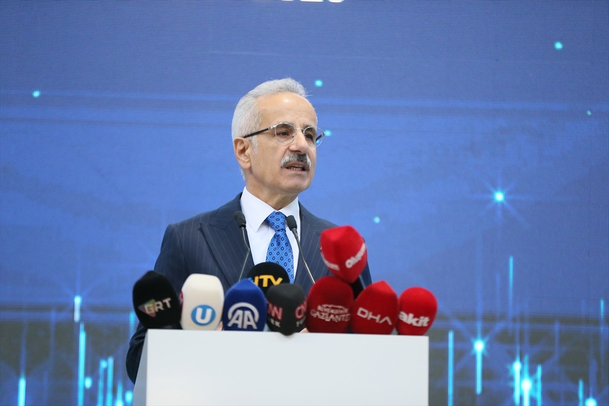 Ulaştırma ve Altyapı Bakanı Abdulkadir Uraloğlu, TCDD Gaziray Taşlıca Araç Bakım Merkezi'nde...