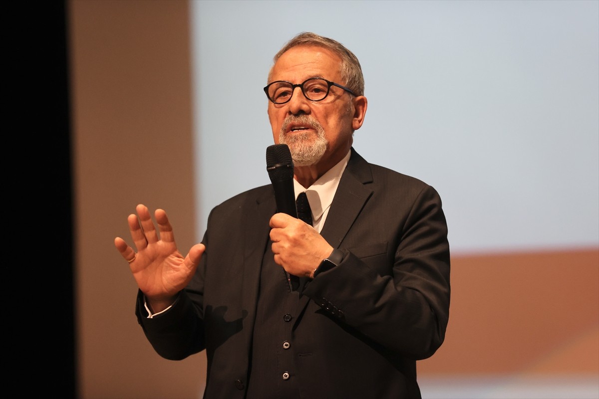 Yer bilimci Prof. Dr. Naci Görür, Kayseri'de Mimarlar ve Mühendisler Grubu tarafından Erciyes...