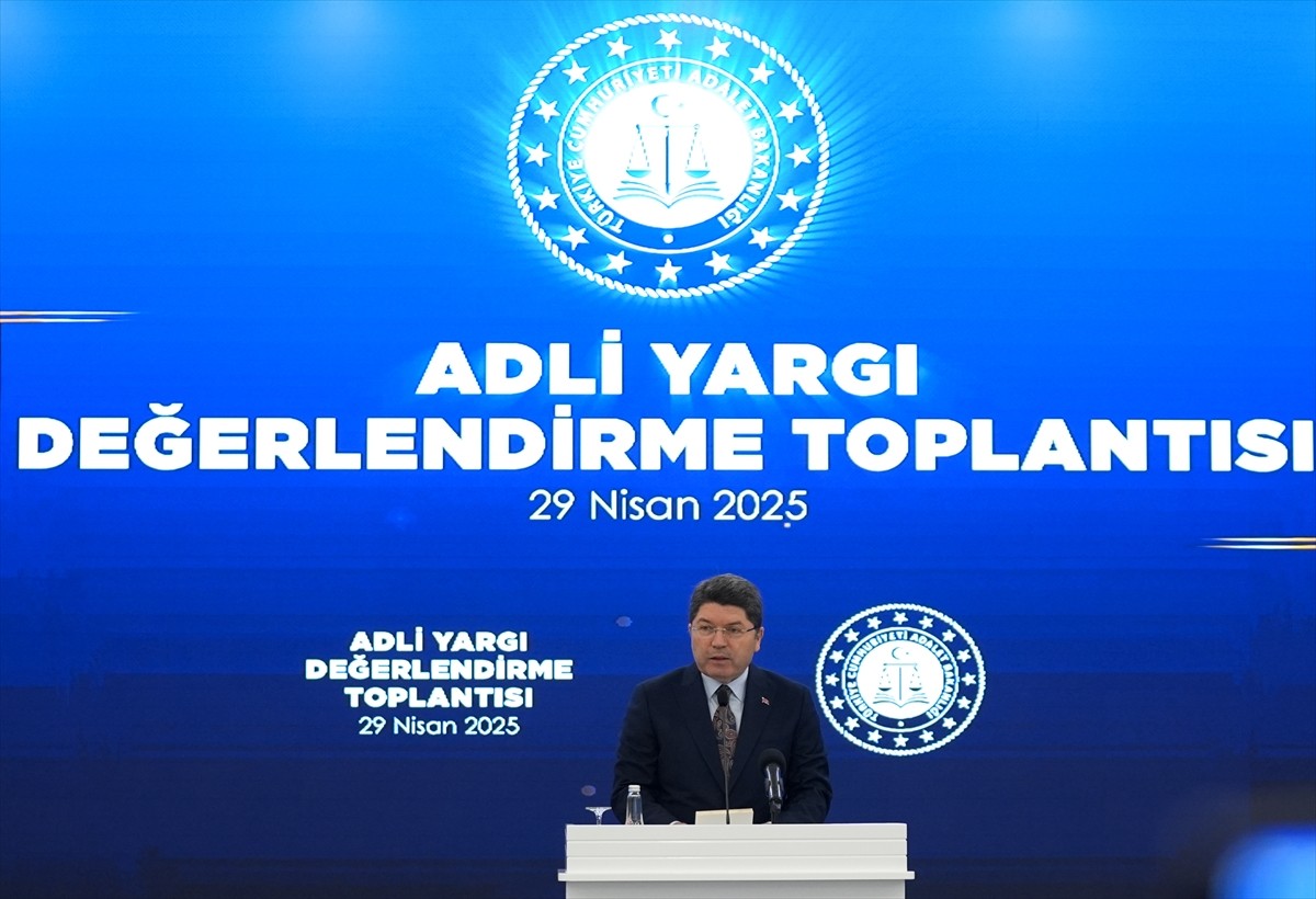 Adalet Bakanı Yılmaz Tunç, Ceza İşleri Genel Müdürlüğünce Ankara Hakimevi'nde düzenlenen Adli...