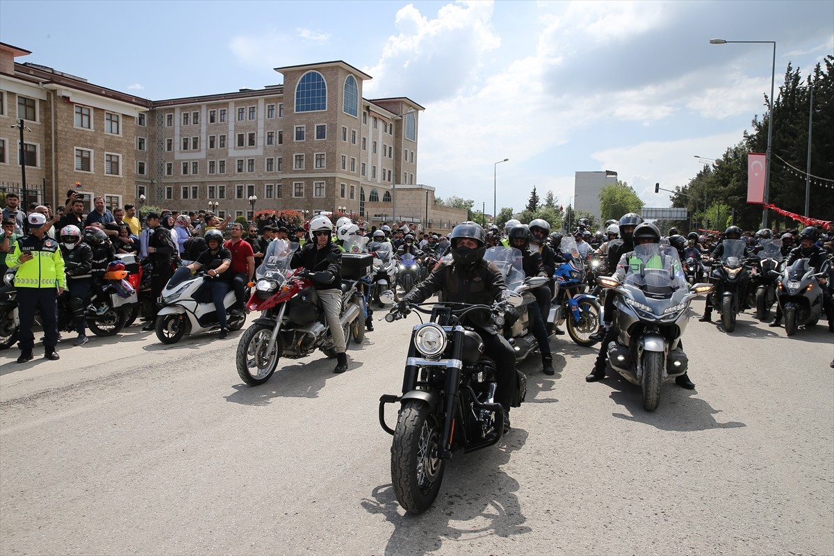Adıyaman Valiliği öncülüğünde düzenlenen Motofest etkinlikleri ikinci gününde de renkli...