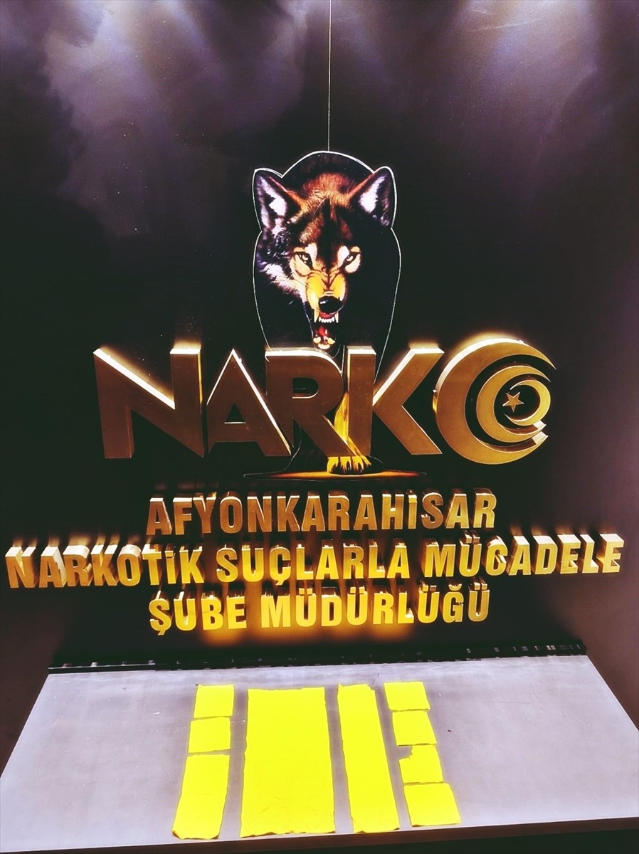 Afyonkarahisar'da düzenlenen uyuşturucu operasyonunda gözaltına alınan 2 şüpheli tutuklandı....