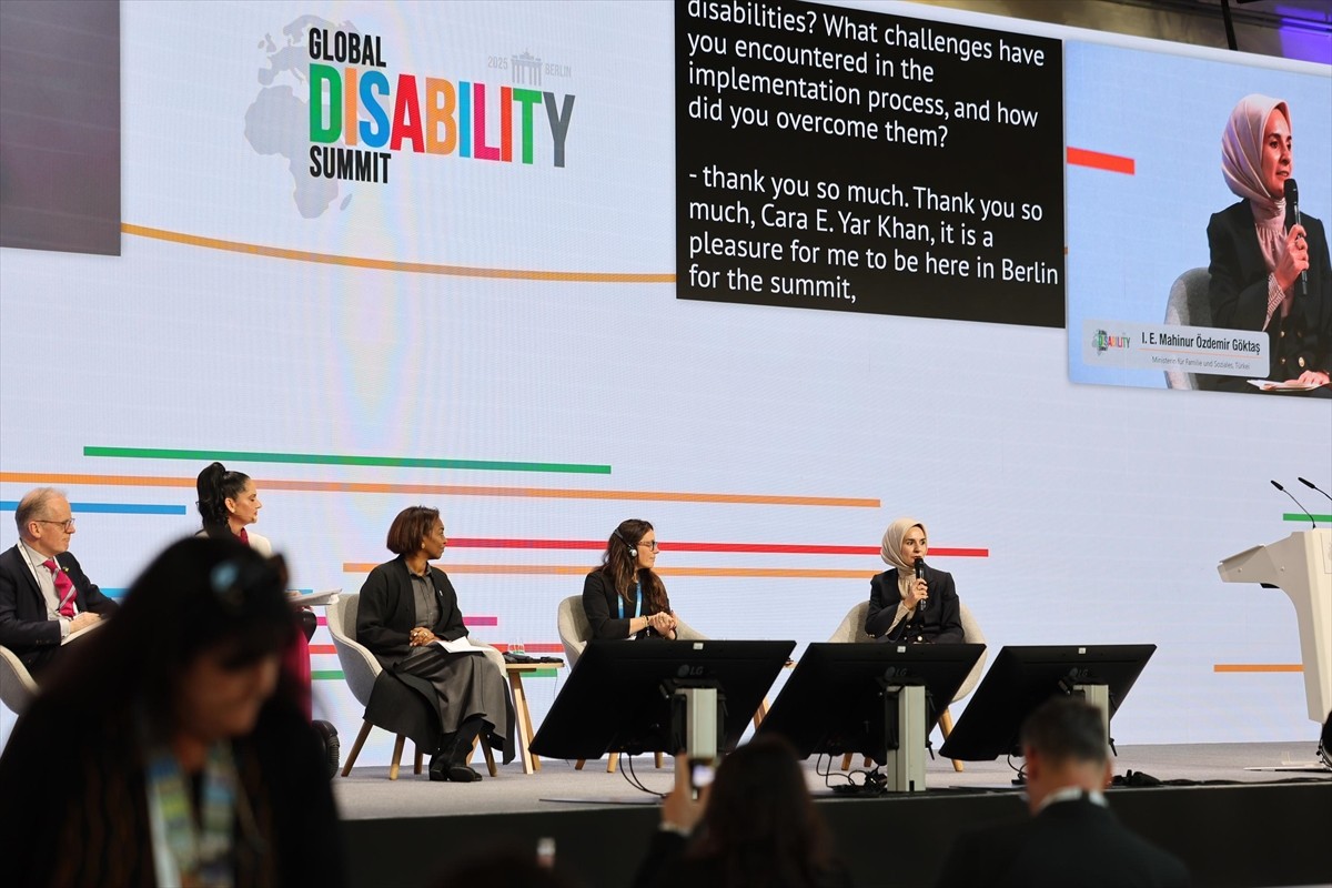 Aile ve Sosyal Hizmetler Bakanı Mahinur Özdemir Göktaş, engelli bireylerin yaşadıkları sorunlara...