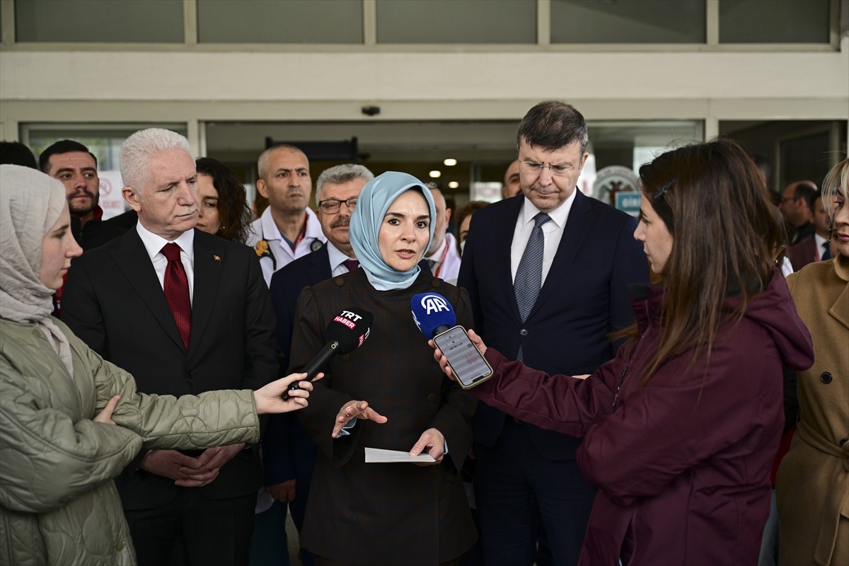 Aile ve Sosyal Hizmetler Bakanı Mahinur Özdemir Göktaş, Maltepe Huzurevi'ndeki yangından...
