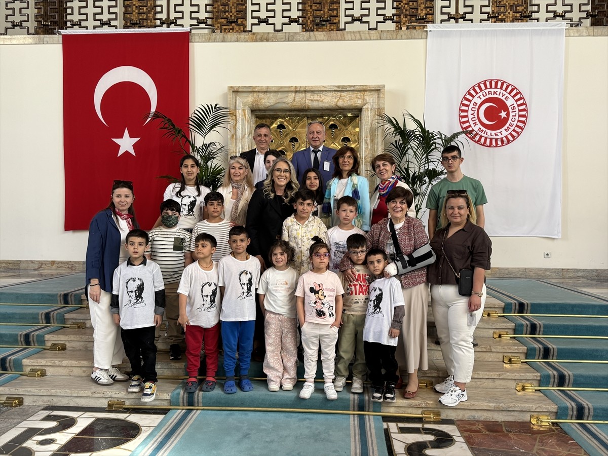 AK Parti İzmir Milletvekili Ceyda Bölünmez Çankırı'nın, İzmir Bayraklı Şehir Hastanesi...