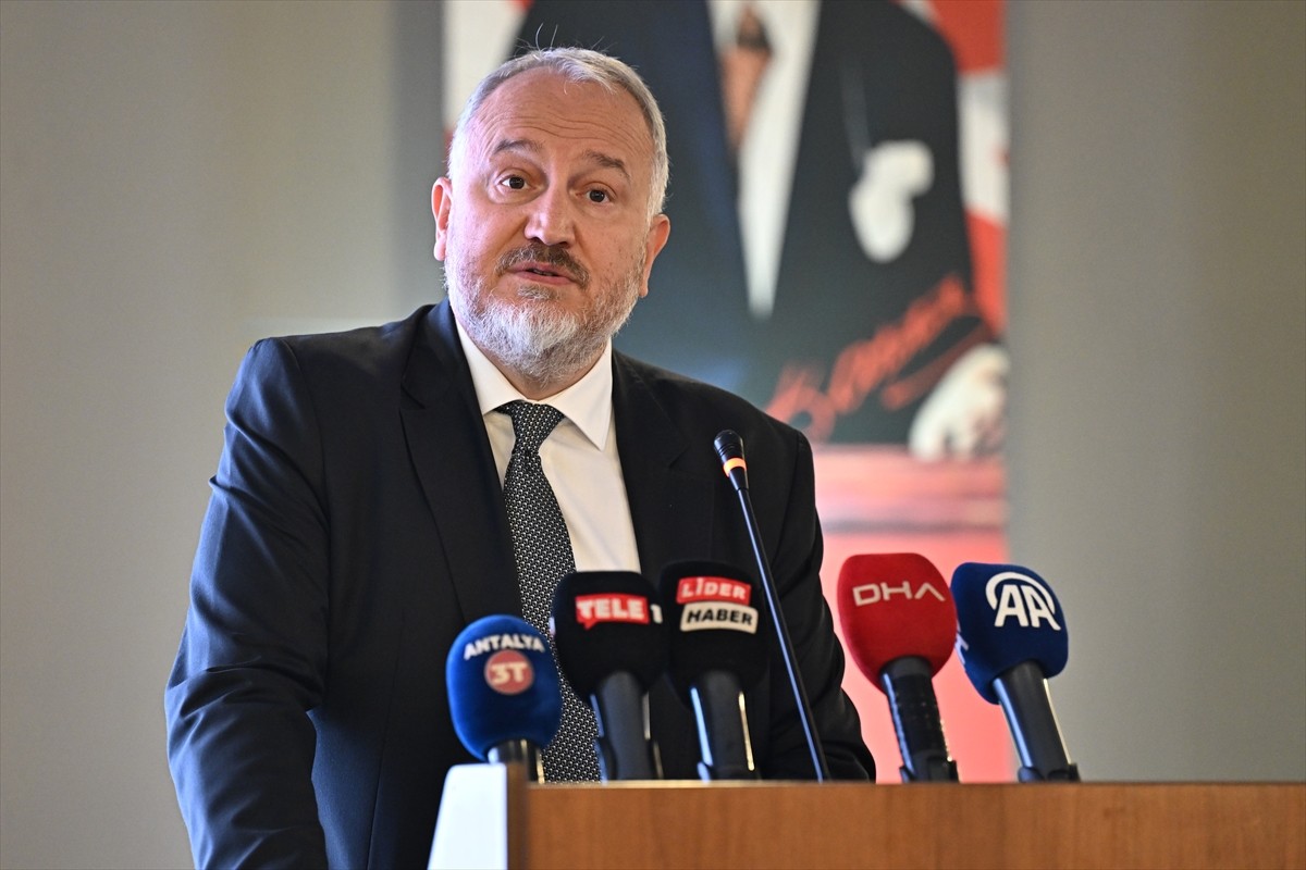 Akdeniz Turistik Otelciler ve İşletmeciler Birliği (AKTOB) nisan ayı geleneksel toplantısı...