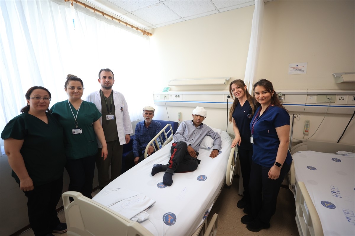 Akdeniz Üniversitesi Hastanesi'nde çıkan yangına ameliyatta yakalanan 50 yaşındaki engelli hasta...