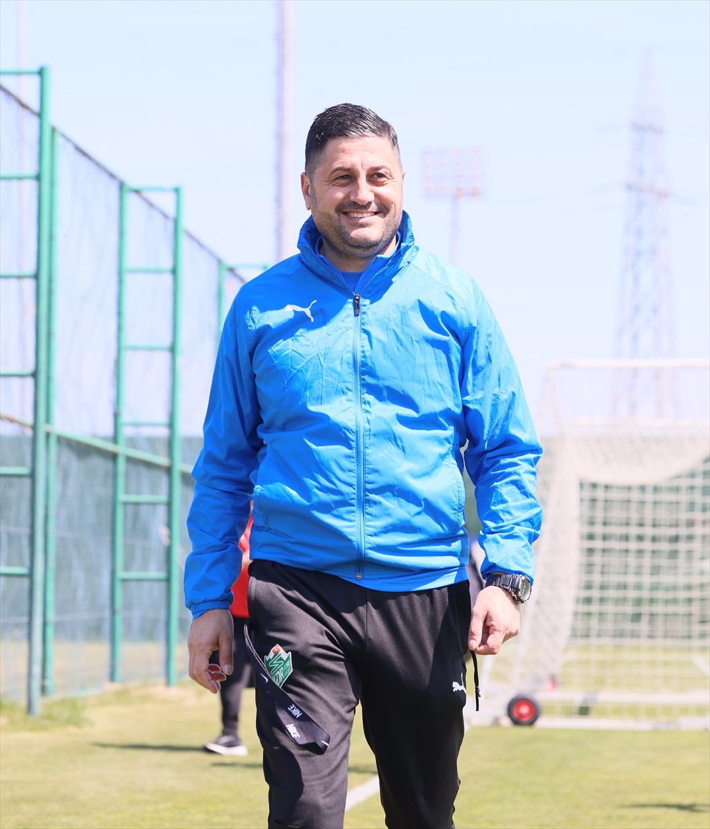 Alagöz Holding Iğdır FK, Trendyol 1. Lig'in 34. haftasında deplasmanda Teksüt Bandırmaspor ile...