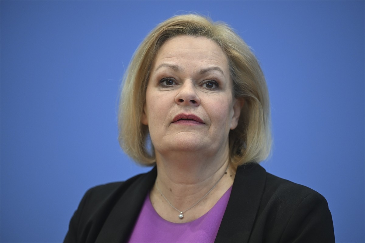 Almanya İçişleri Bakanı Nancy Faeser, ülkesindeki göç politikasının sonuçları üzerine düzenlediği...