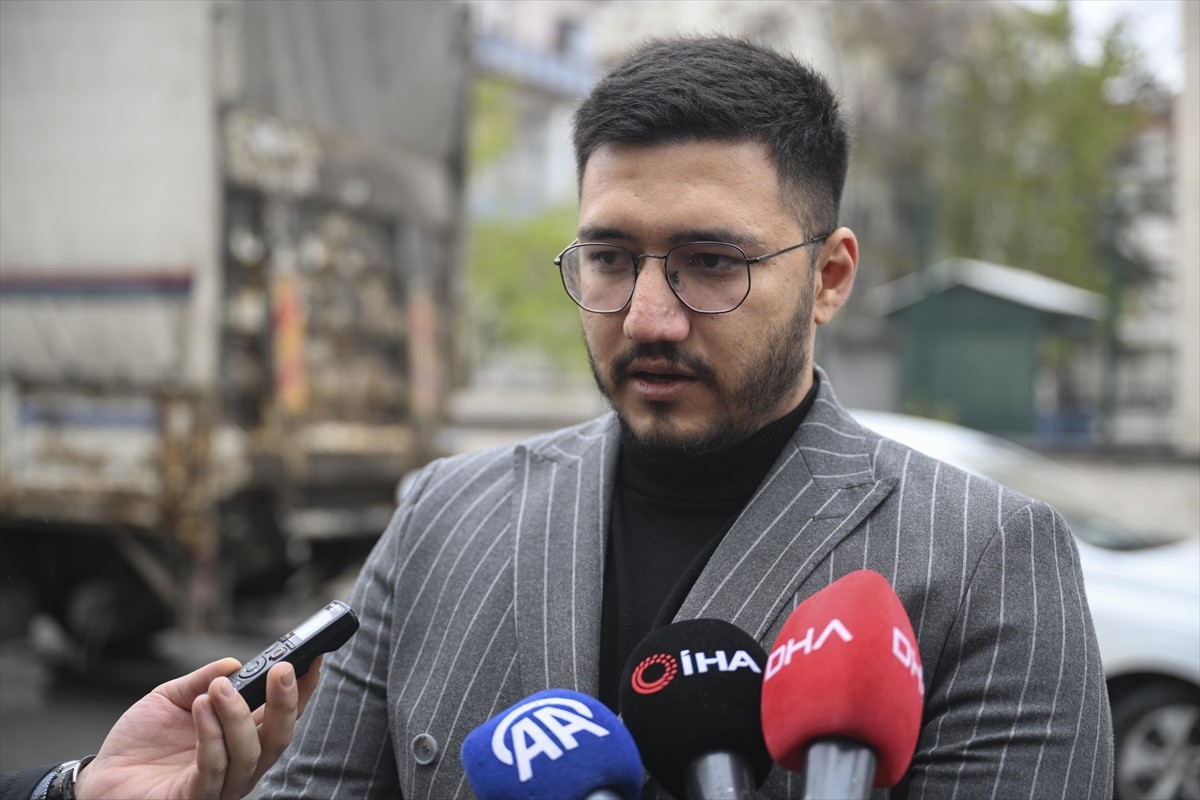 Ankara'da sahte içki zehirlenmesi nedeniyle 2 aydır tedavi gördüğü hastanede hayatını kaybeden...