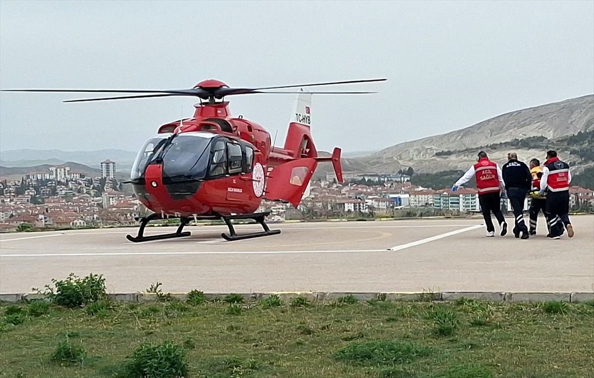 Ankara'nın Beypazarı ilçesinde kalp krizi geçiren hasta, ambulans helikopterle Ankara Şehir...