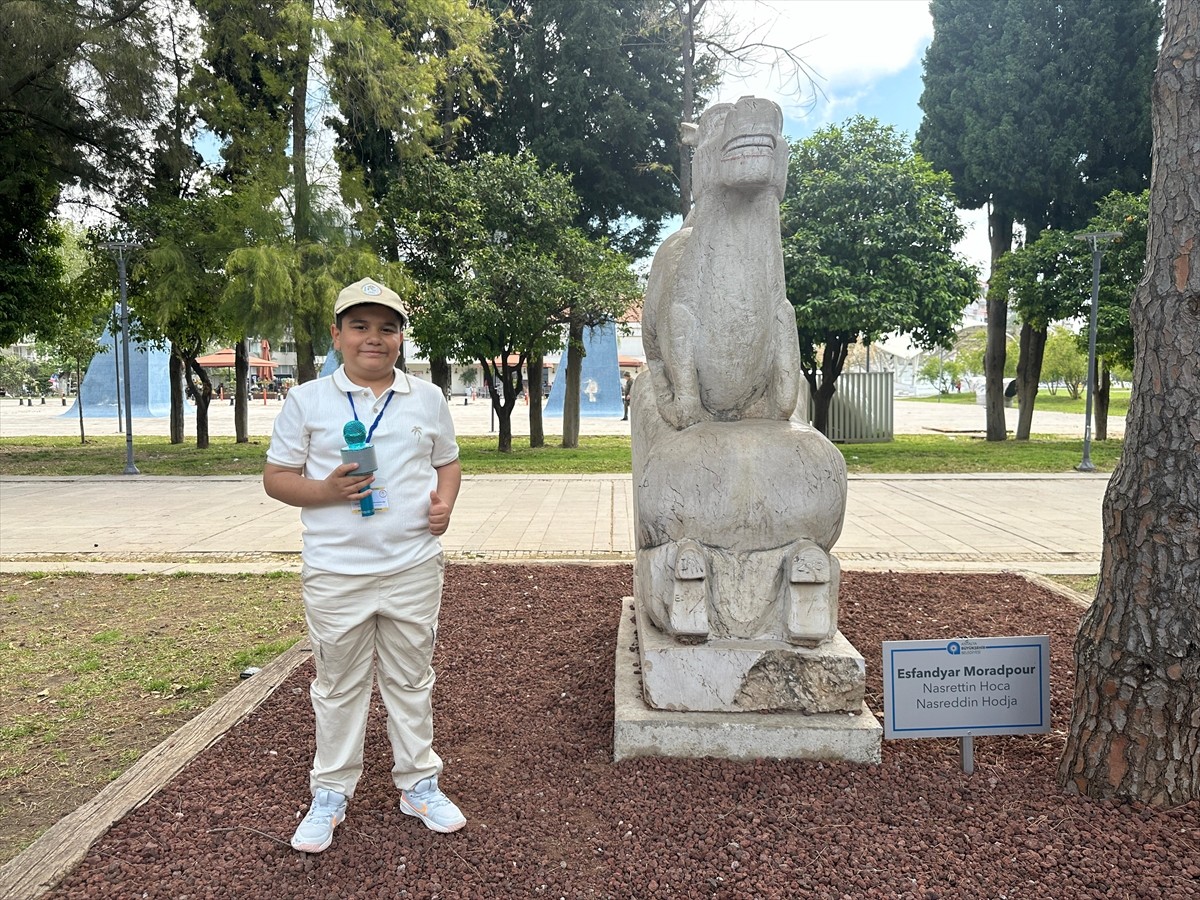 Antalya'da hayata geçirilen "Küçük Rehberim Projesi" kapsamında 5. ve 6. sınıf öğrencileri...