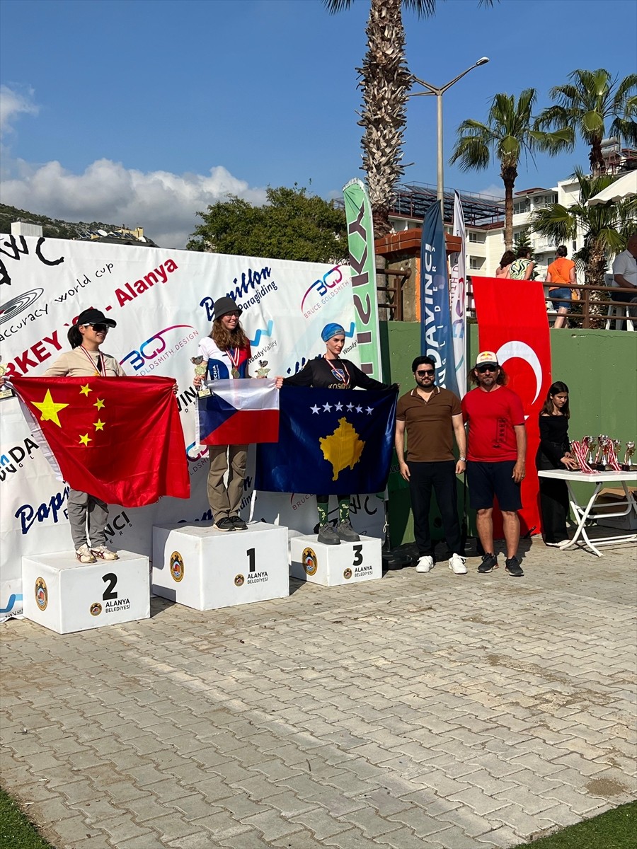 Antalya'nın Alanya ilçesinde gerçekleştirilen Dünya Yamaç Paraşütü Hedef Şampiyonası'nın 2. etabı...