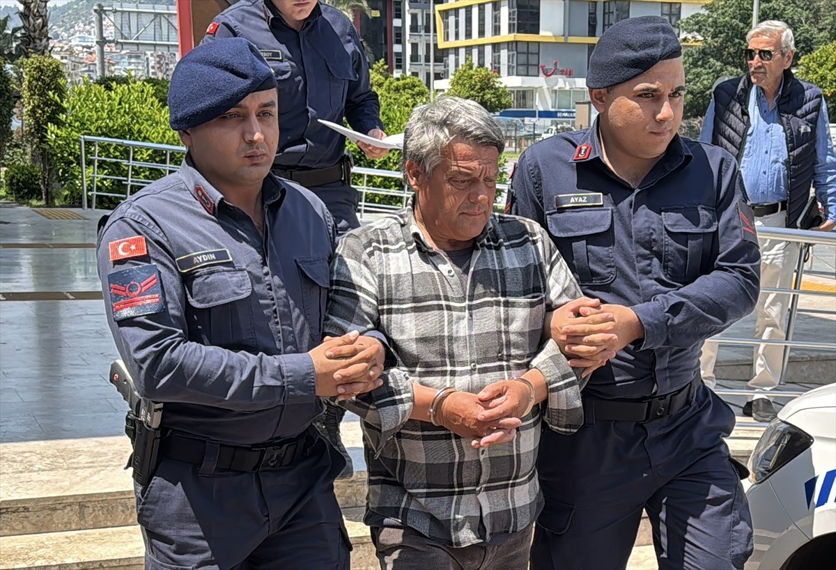 Antalya'nın Alanya ilçesinde koyununa şiddet uygulanmasıyla ilgili görüntülerin sosyal medyada...