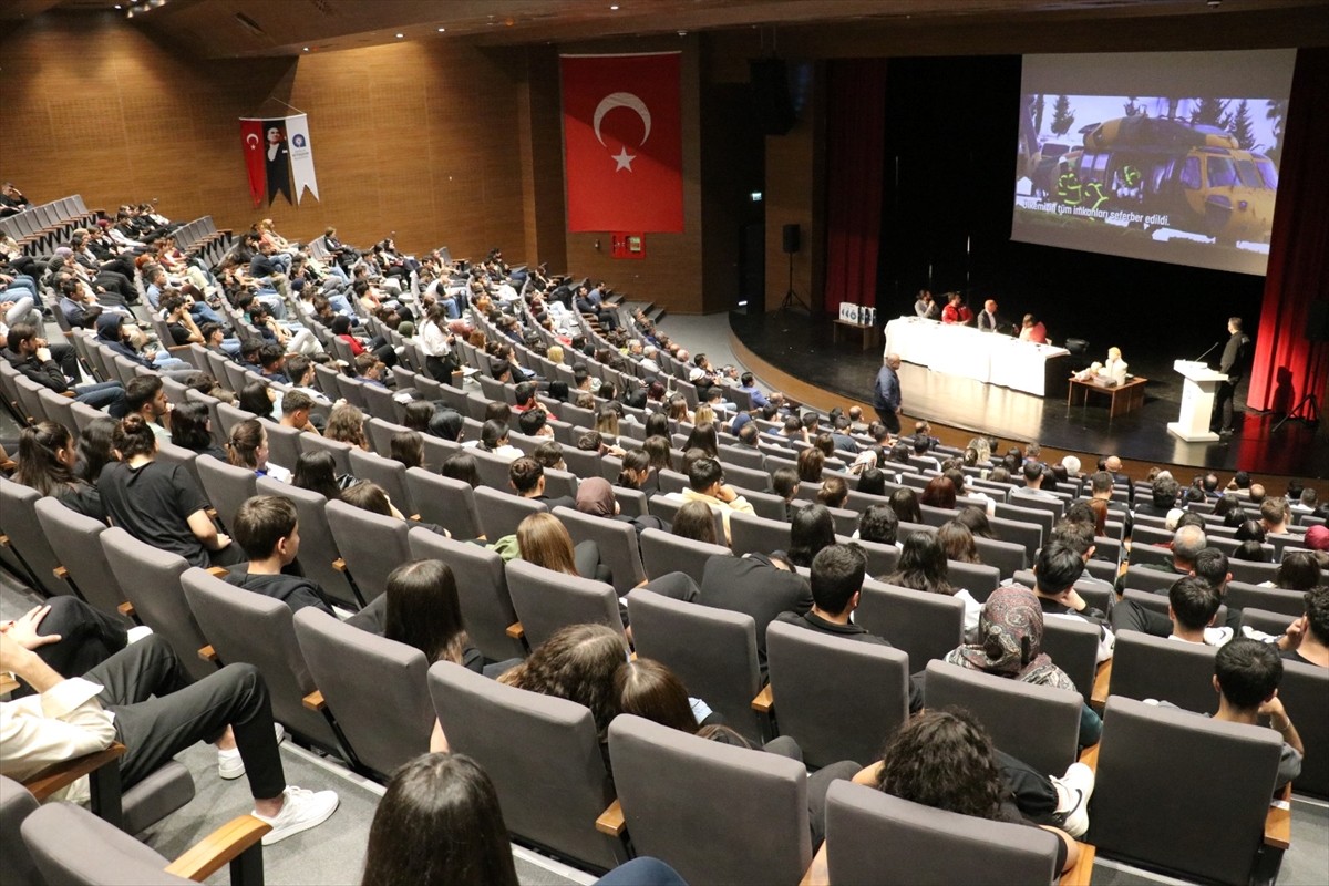Antalya'nın Gazipaşa ilçesinde afet bilincini artırmak ve olası afetlere karşı farkındalık...