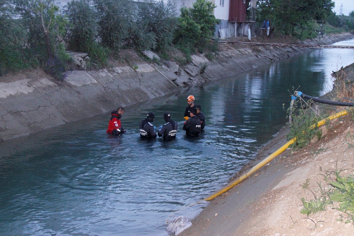 Antalya'nın Serik ilçesinde, düştüğü sulama kanalında kaybolan çocuğun cesedi bulundu.