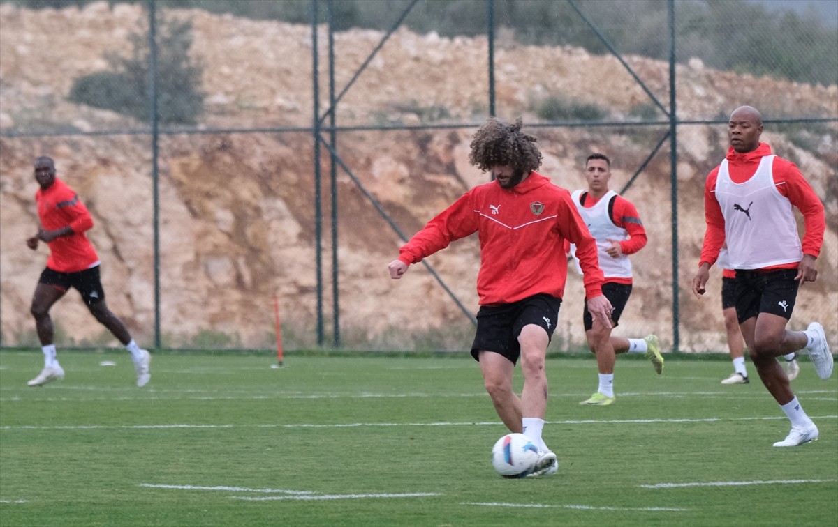 Atakaş Hatayspor, Trendyol Süper Lig'in 30. haftasında sahasında ikas Eyüpspor ile oynayacağı...